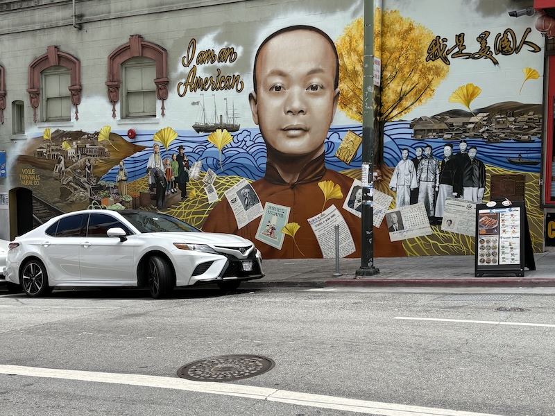 Mural depicting the Chinese American story 